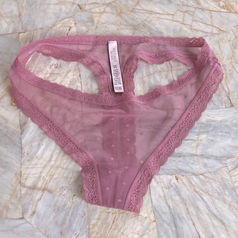 Victoria’s Secret Lingrie Vintage Gorgeous Panties Thong Cheeky Lace Mesh Rare
